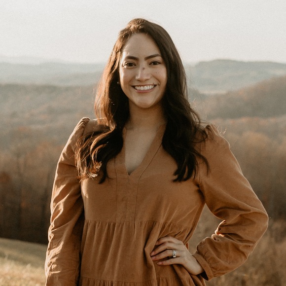 Meet your Posher, Nadia - Picture 1 of 1